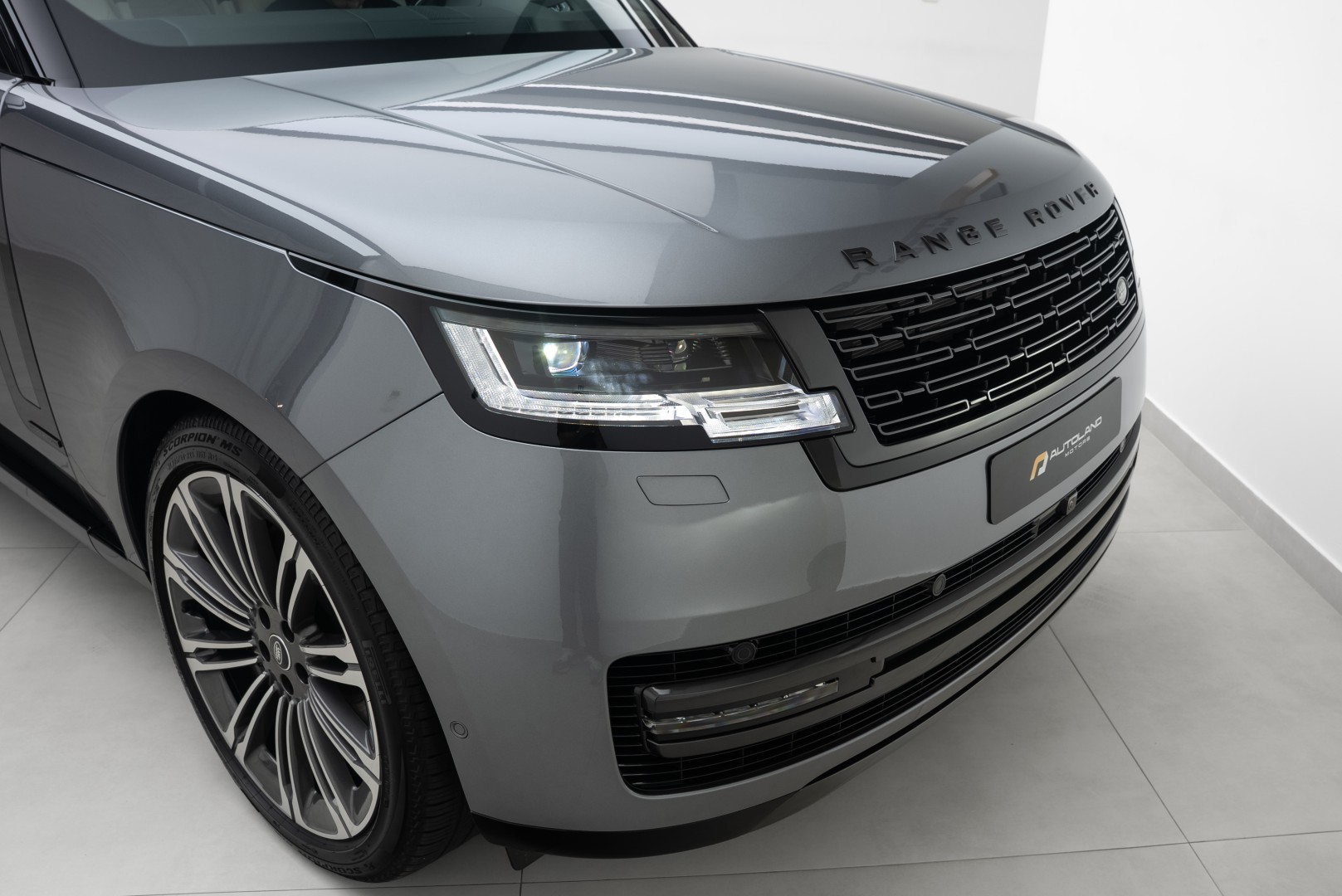 2025 RANGE ROVER P530 AUTOBIOGRAPHY LWB DEALER WARRANTY FOR 5 YEARS.